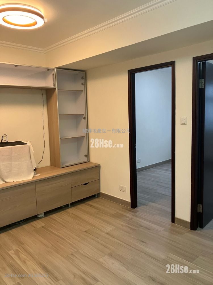 Lee Hing Building Sell 2 Bedrooms , 1 Bathroom 538 ft²