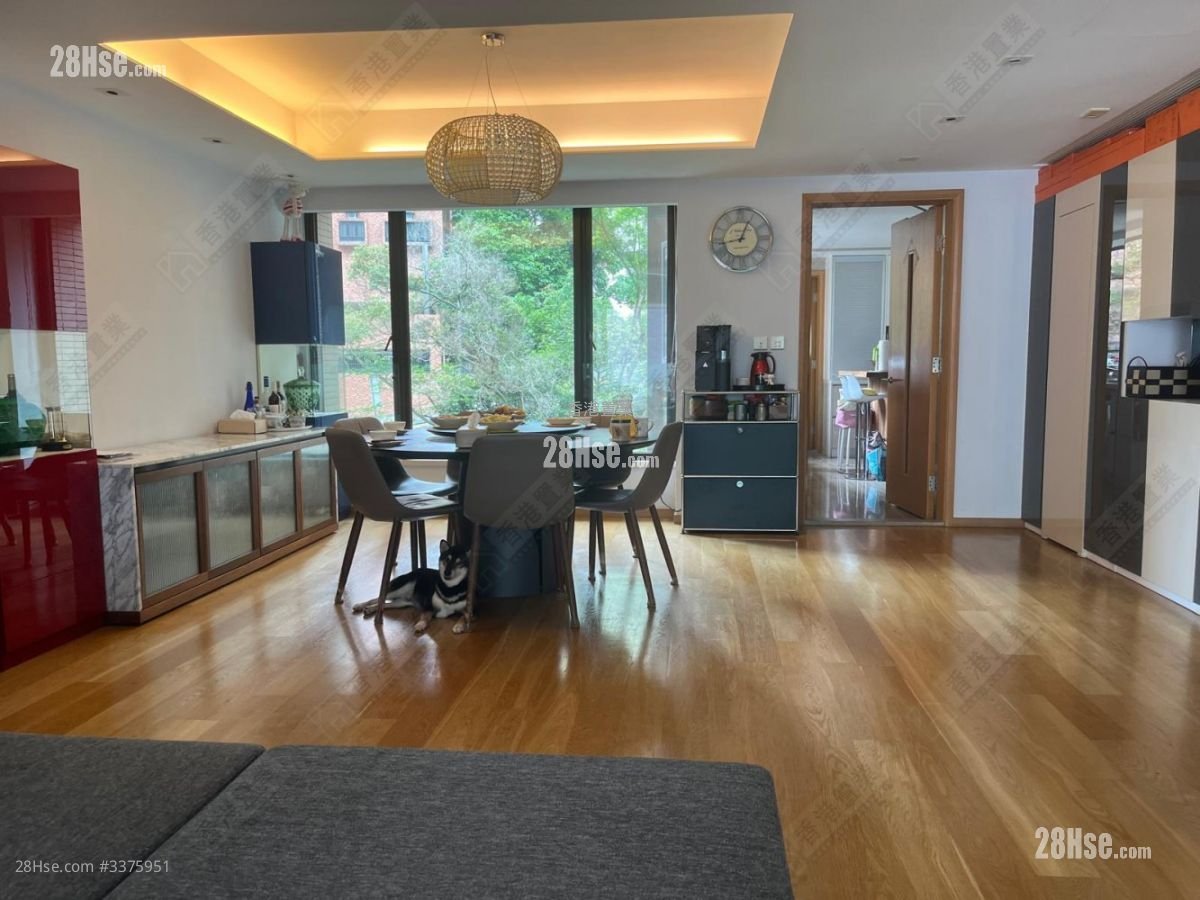 Winfield Building Sell 5+ Bedrooms , 3 Bathrooms 1,953 ft²