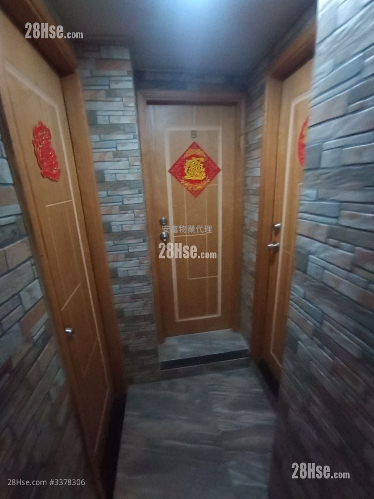 Tung Lok Building Sell 3 Bedrooms , 3 Bathrooms 388 ft²