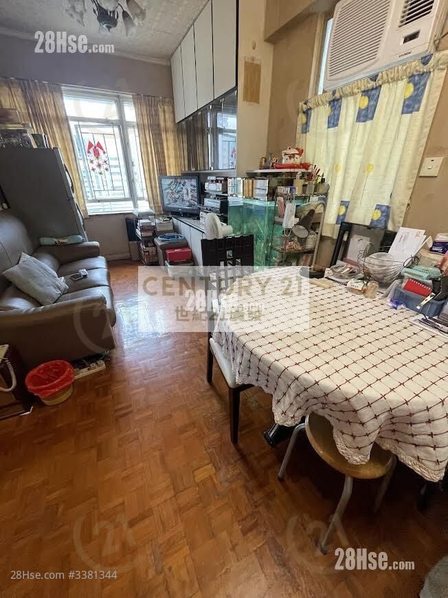 Shun Cheong Mansion Sell 2 Bedrooms , 1 Bathroom 394 ft²