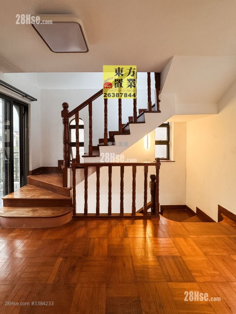 Village Rental 5+ Bedrooms , 4 Bathrooms 2,100 ft²