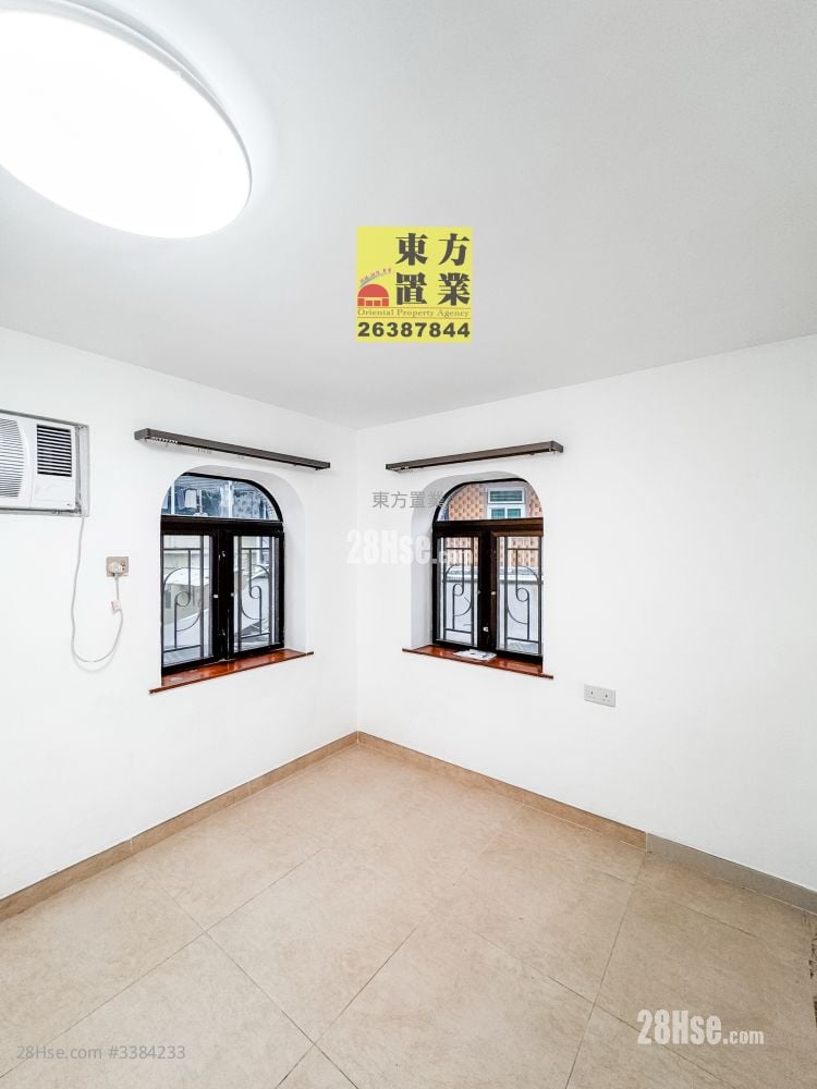 Village Rental 5+ Bedrooms , 4 Bathrooms 2,100 ft²