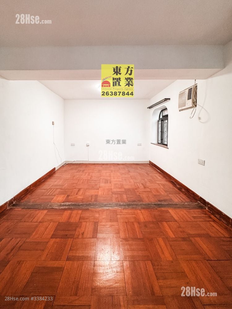 Village Rental 5+ Bedrooms , 4 Bathrooms 2,100 ft²