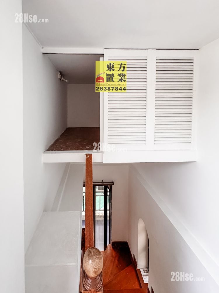 Village Rental 5+ Bedrooms , 4 Bathrooms 2,100 ft²