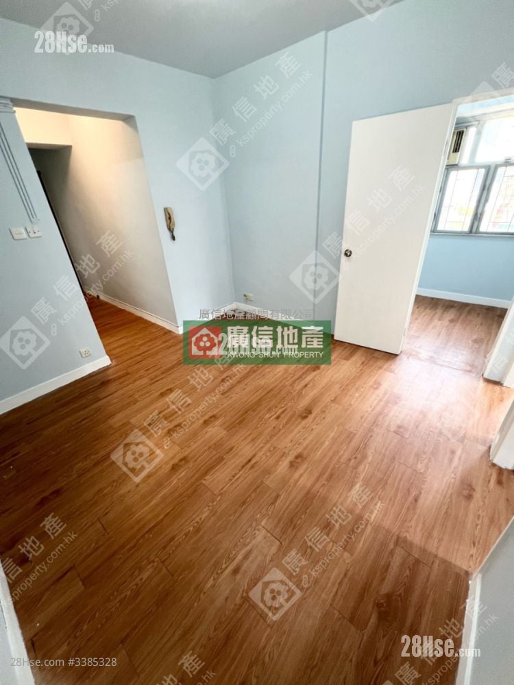 Tak Bo Building Sell 3 Bedrooms , 1 Bathroom 448 ft²
