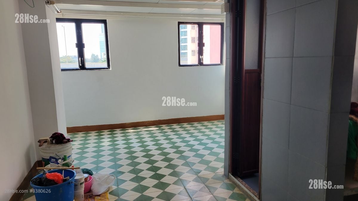 Tak Lee Building Sell 2 Bedrooms , 1 Bathroom 245 ft²