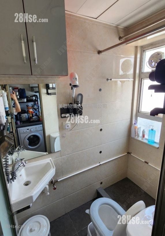 Healey Building Sell 1 Bedroom 241 ft²
