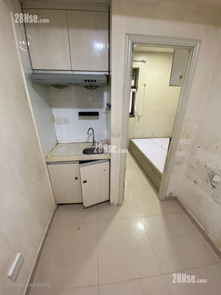 Man Yuen Building Sell Studio 850 ft²