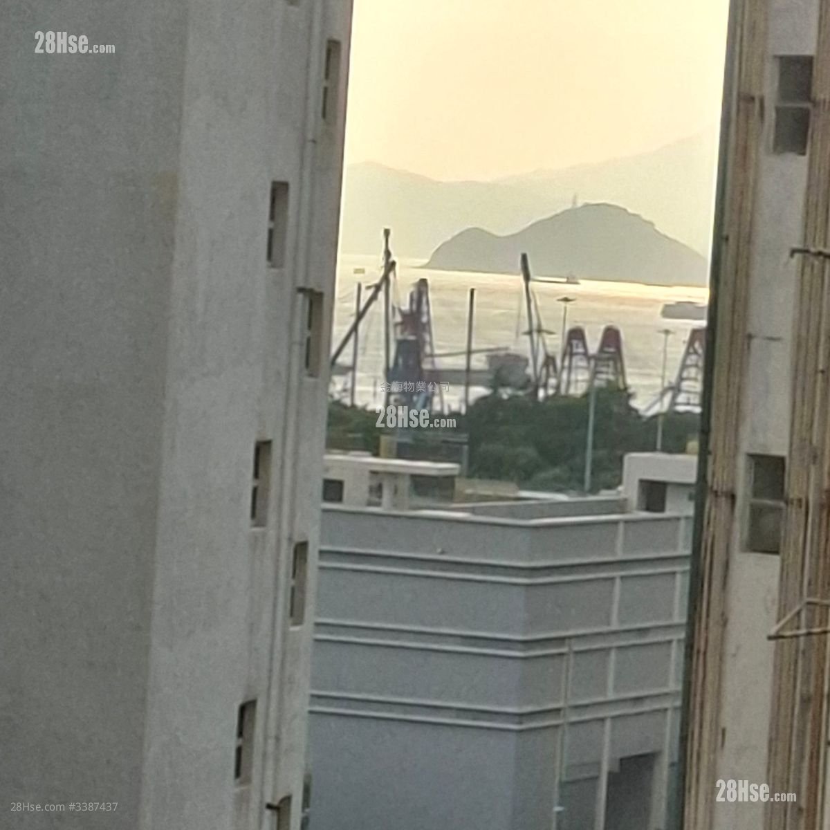 Kam Wah Building Sell 2 Bedrooms , 1 Bathroom 376 ft²