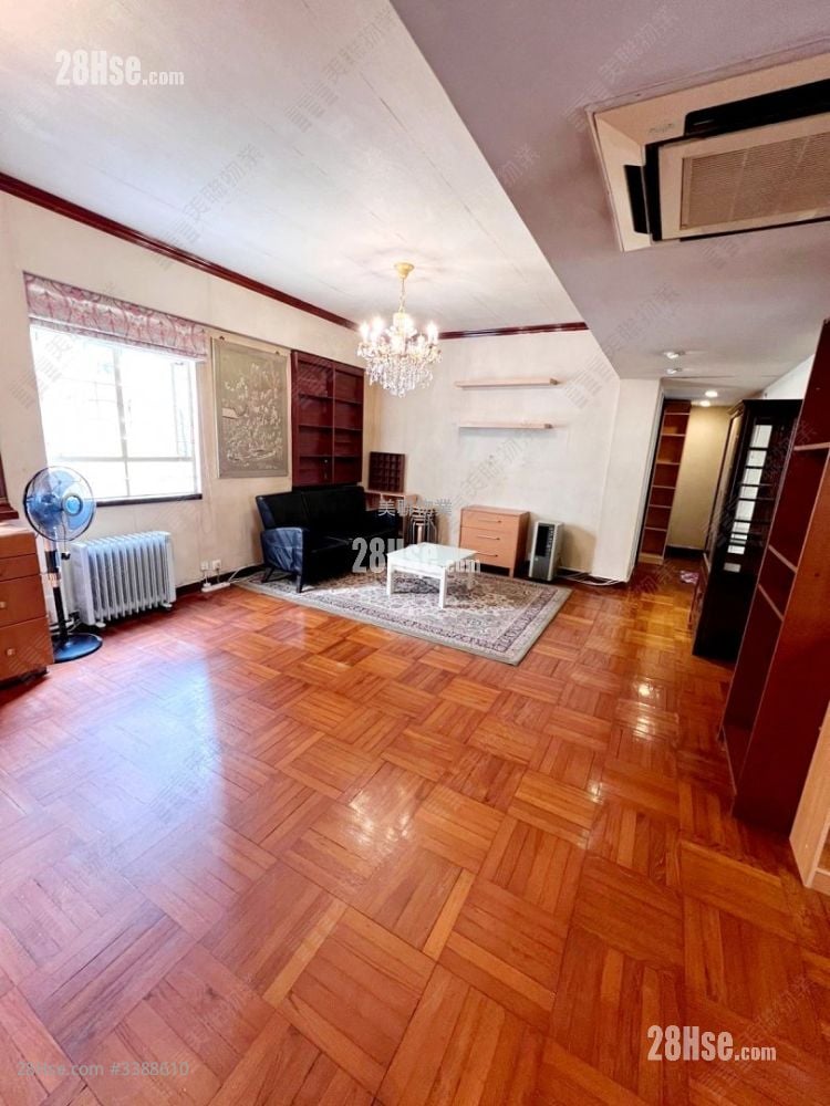 Lung Cheung Court Sell 3 Bedrooms 1,204 ft²