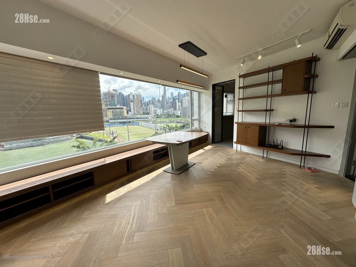 Race Tower Sell 1 Bedroom , 1 Bathroom 589 ft²
