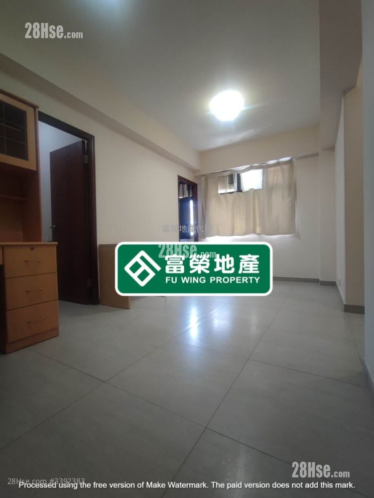 Hang Tung Building Sell 2 Bedrooms 372 ft²