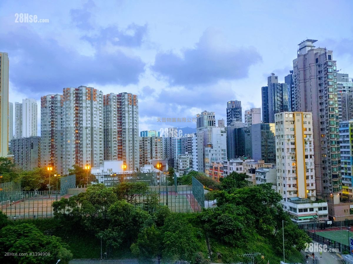 Chuen Fat Building Sell 2 Bedrooms , 1 Bathroom 288 ft²