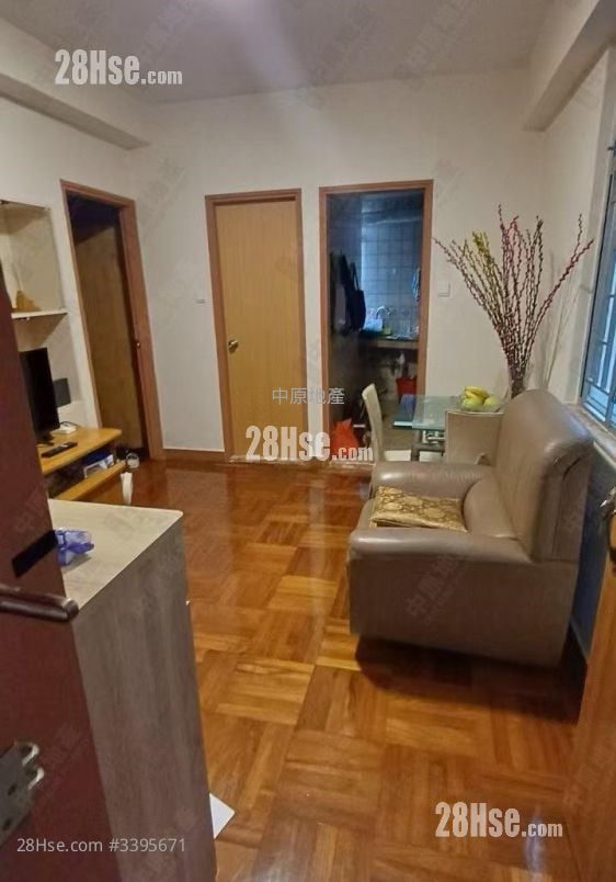Hing Tai Building Sell 2 Bedrooms , 1 Bathroom 395 ft²