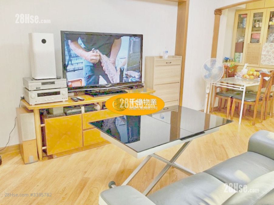 On Cheung Building Sell 4 Bedrooms 729 ft²