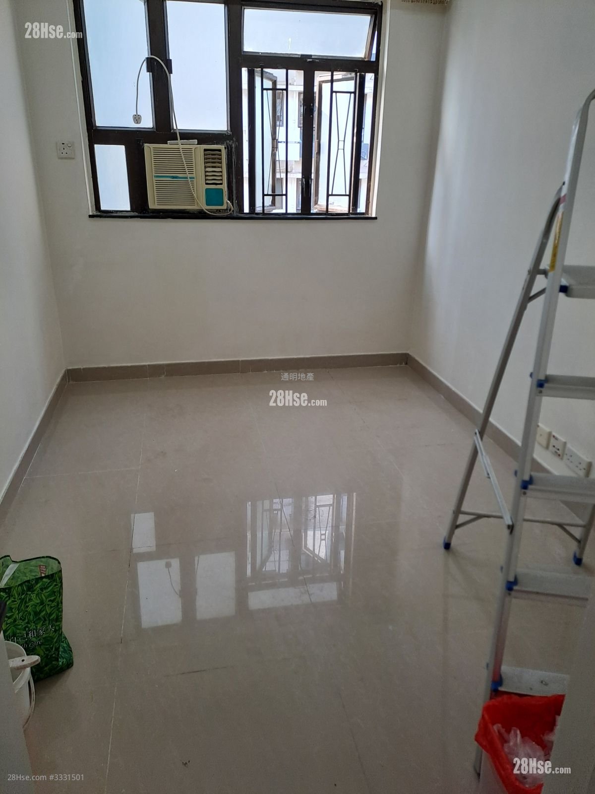 Mai Hing Building Rental Studio , 1 Bathroom 150 ft²