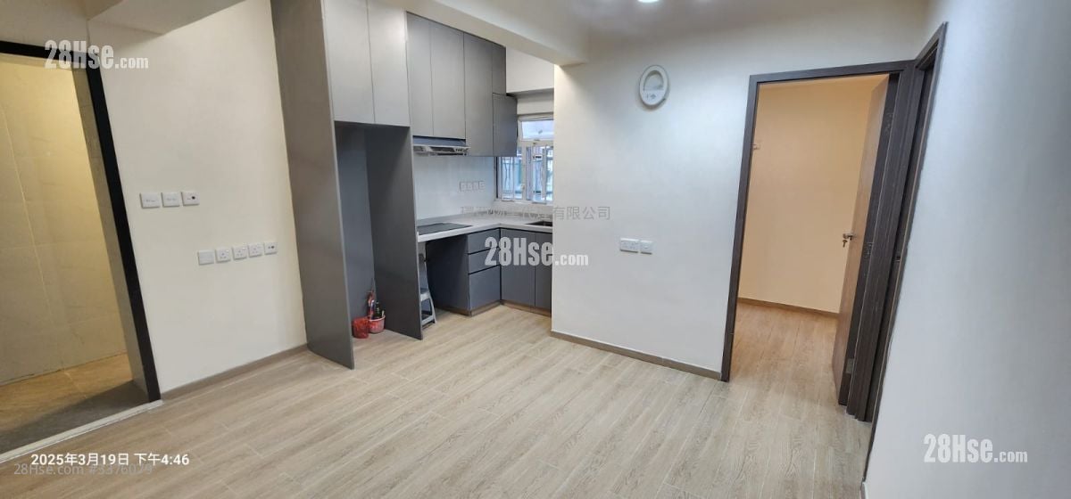 Luen On Apartments Rental 3 Bedrooms , 1 Bathroom 415 ft²