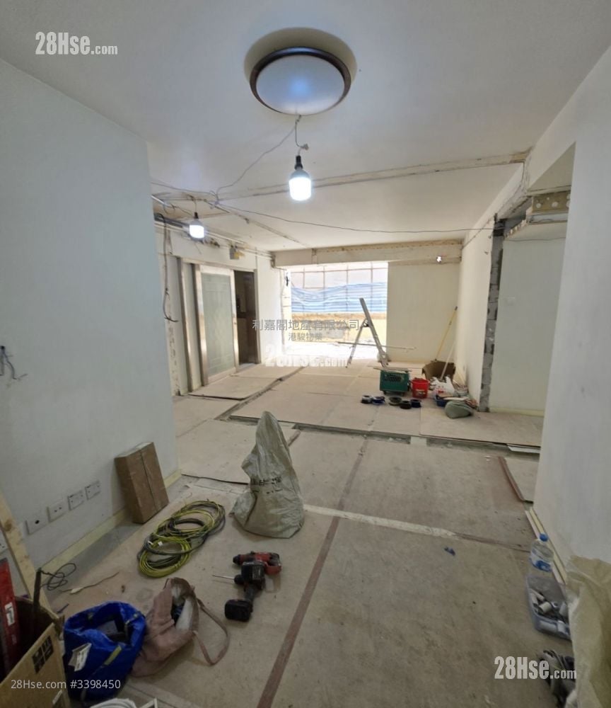 Pearl Court Sell 2 Bedrooms , 2 Bathrooms 1,070 ft²