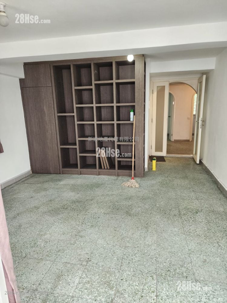 Chun Hing San Tsuen Rental 3 Bedrooms , 2 Bathrooms 700 ft²
