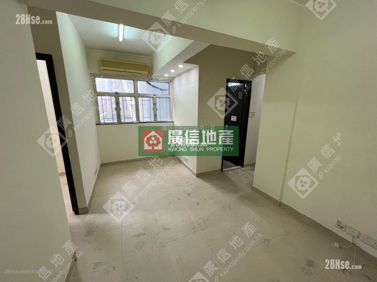 Pak Lok Building Sell 2 Bedrooms , 1 Bathroom 421 ft²