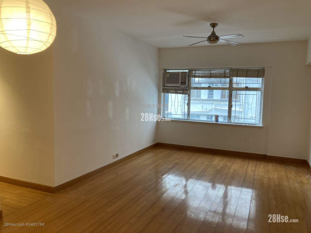 Shan Kwong Court Sell 3 Bedrooms , 2 Bathrooms 964 ft²