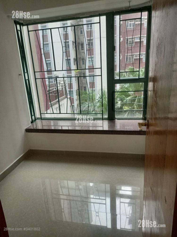 Graces Court Sell 2 Bedrooms , 1 Bathroom 374 ft²