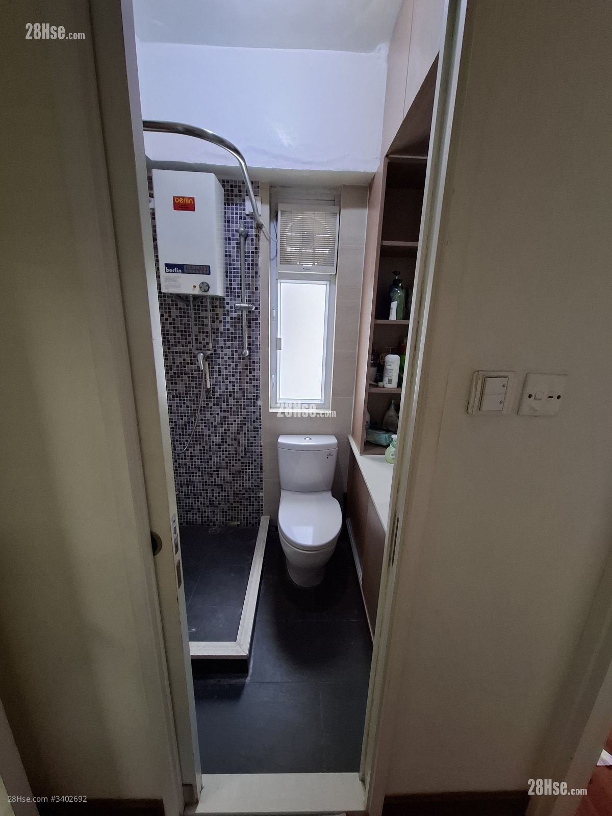 Tak Bo Building Rental 2 Bedrooms , 1 Bathroom 389 ft²