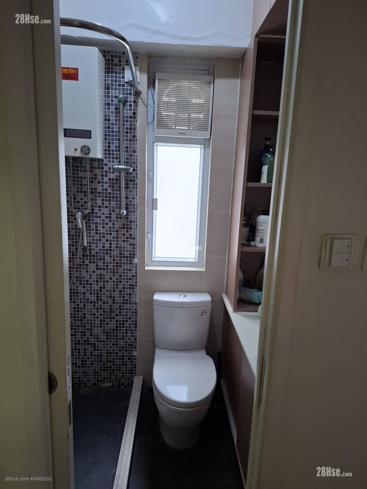 Tak Bo Building Rental 2 Bedrooms , 1 Bathroom 389 ft²