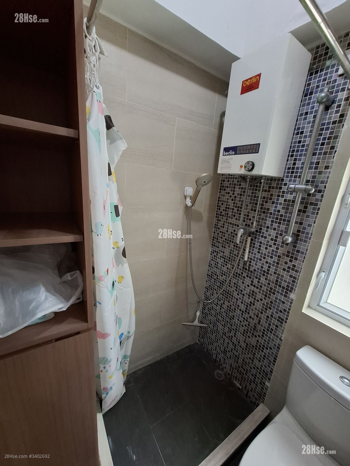 Tak Bo Building Rental 2 Bedrooms , 1 Bathroom 389 ft²