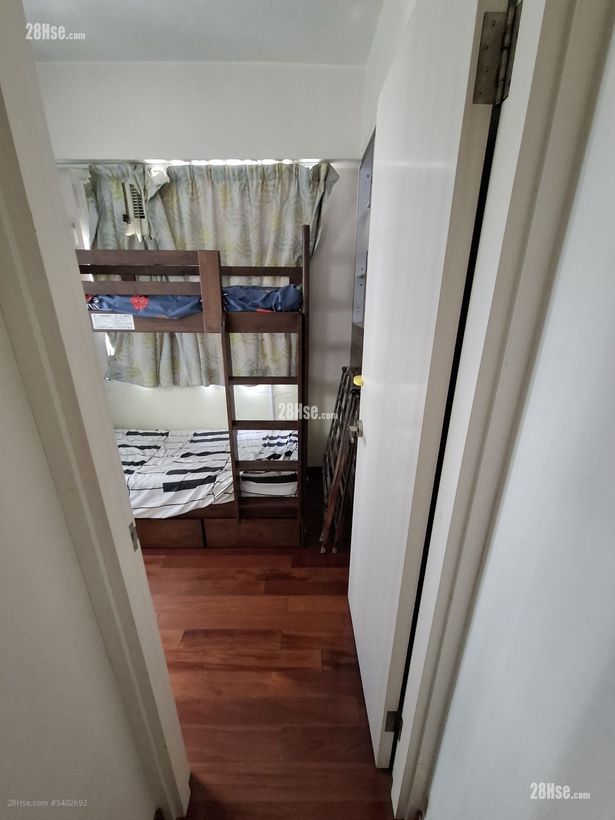 Tak Bo Building Rental 2 Bedrooms , 1 Bathroom 389 ft²