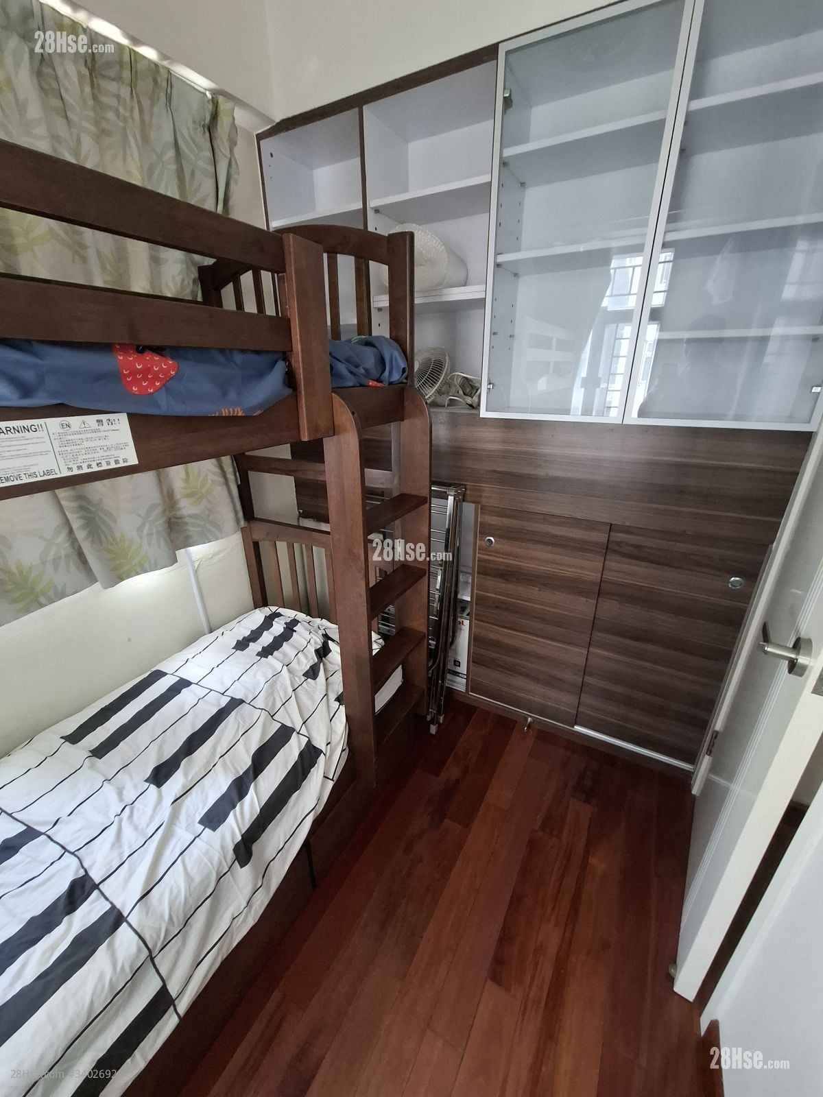 Tak Bo Building Rental 2 Bedrooms , 1 Bathroom 389 ft²