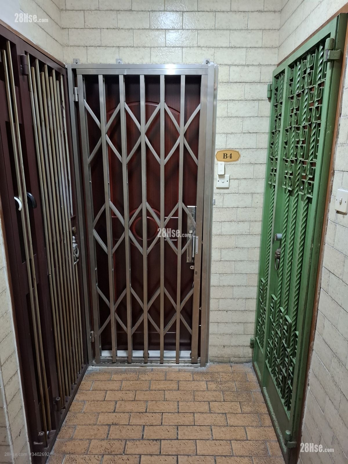 Tak Bo Building Rental 2 Bedrooms , 1 Bathroom 389 ft²