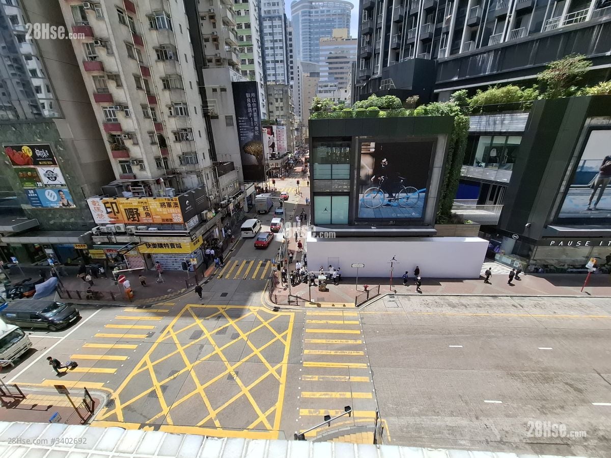 Tak Bo Building Rental 2 Bedrooms , 1 Bathroom 389 ft²