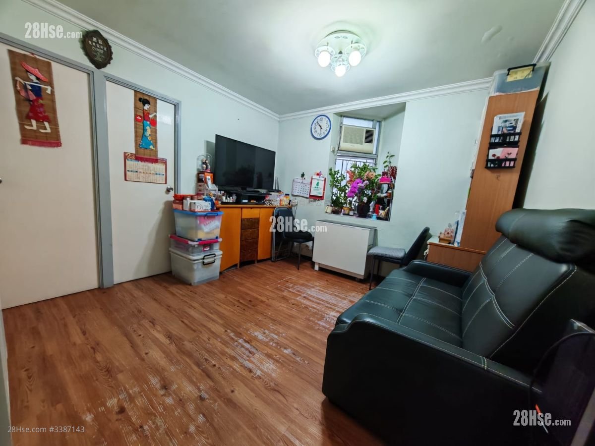 Tung Chun Court Sell 2 Bedrooms , 1 Bathroom 433 ft²