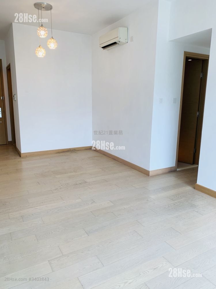 Lions Rise Rental 3 Bedrooms , 1 Bathroom 828 ft²