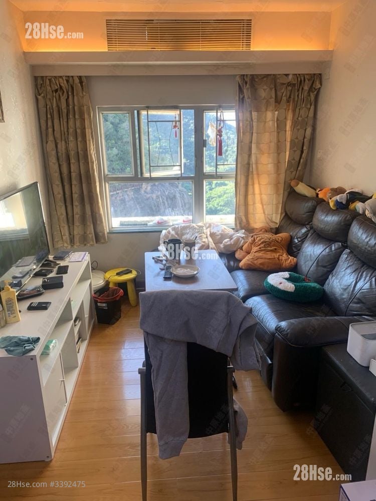 Yi Fung Court Sell 3 Bedrooms 559 ft²