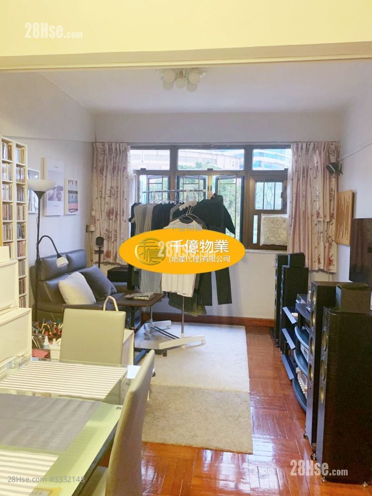Wai Yip House Sell 3 Bedrooms 902 ft²