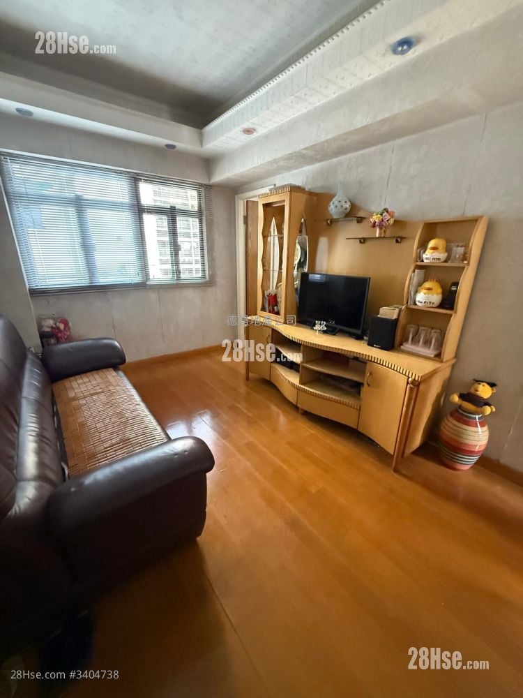 Mai Lok Building Sell 2 Bedrooms , 1 Bathroom 334 ft²