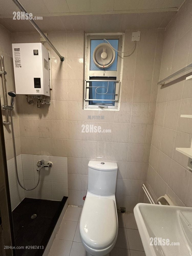 Beautiful Garden Rental 2 Bedrooms , 1 Bathroom 296 ft²