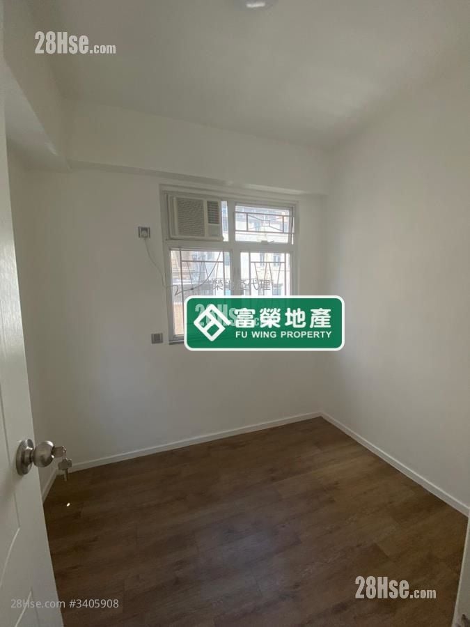 鉅成大樓 售盤 2 房 360 平方呎