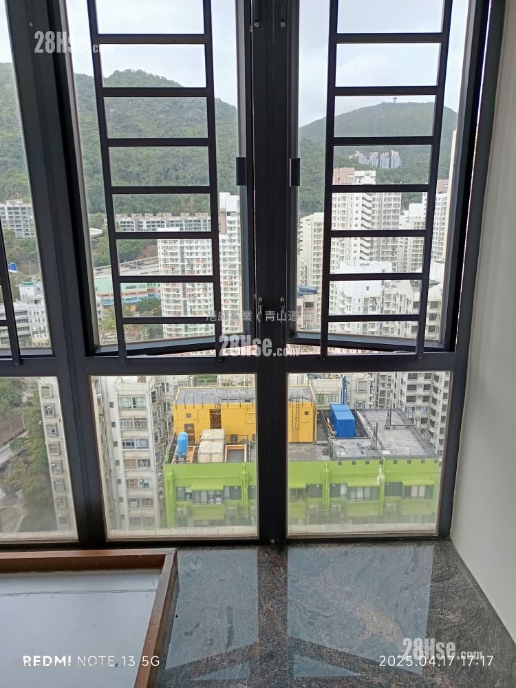 Florence Plaza Rental 2 Bedrooms , 1 Bathroom 363 ft²
