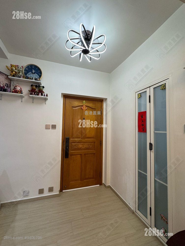 Pelene Mansion Sell 2 Bedrooms , 1 Bathroom 279 ft²