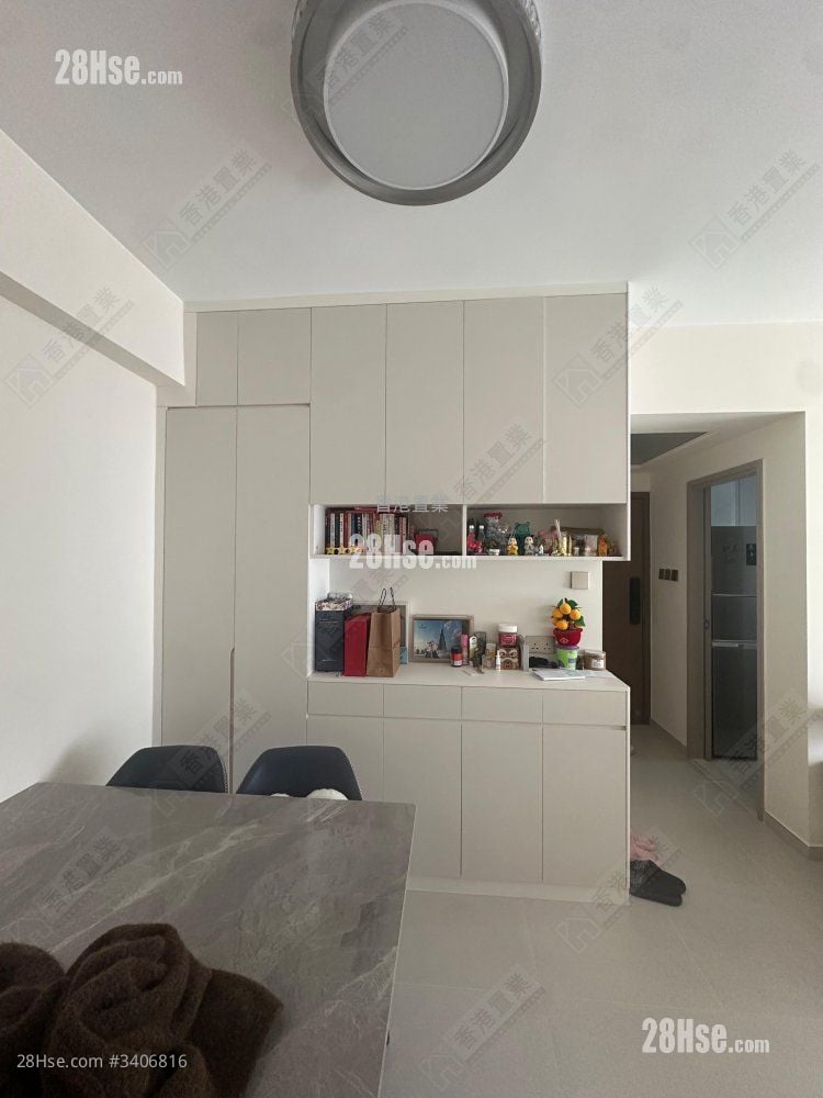 Jade Terrace Sell 2 Bedrooms , 1 Bathroom 465 ft²