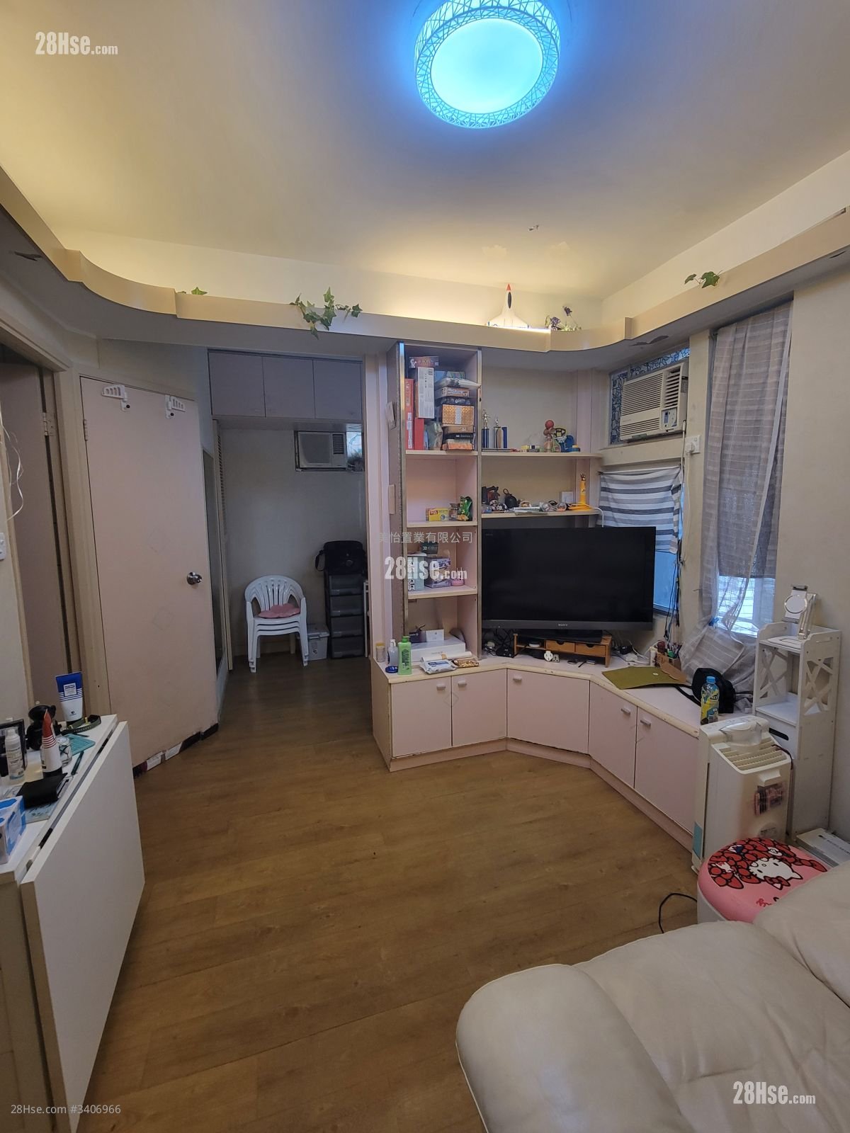 Tak Fook Building Sell 2 Bedrooms , 1 Bathroom 298 ft²
