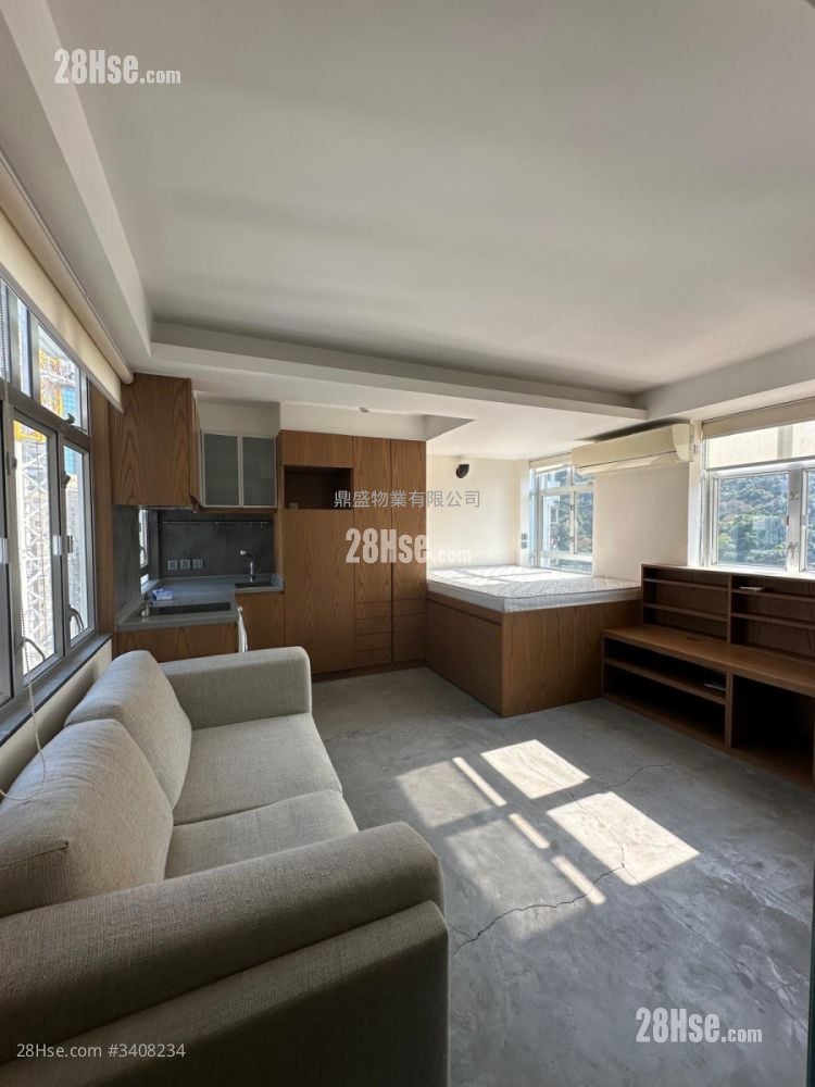 Tak Fat Building Rental Studio , 1 Bathroom 264 ft²