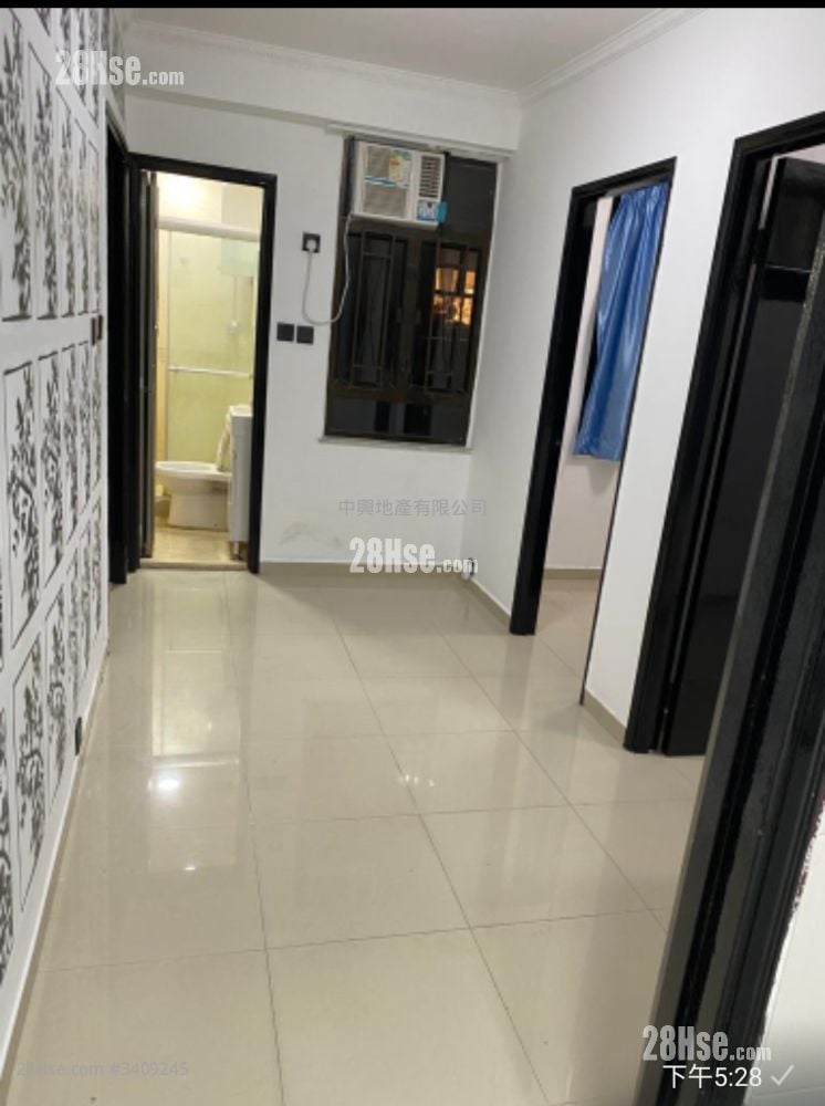 Sun Wah Building Sell 2 Bedrooms , 1 Bathroom 304 ft²