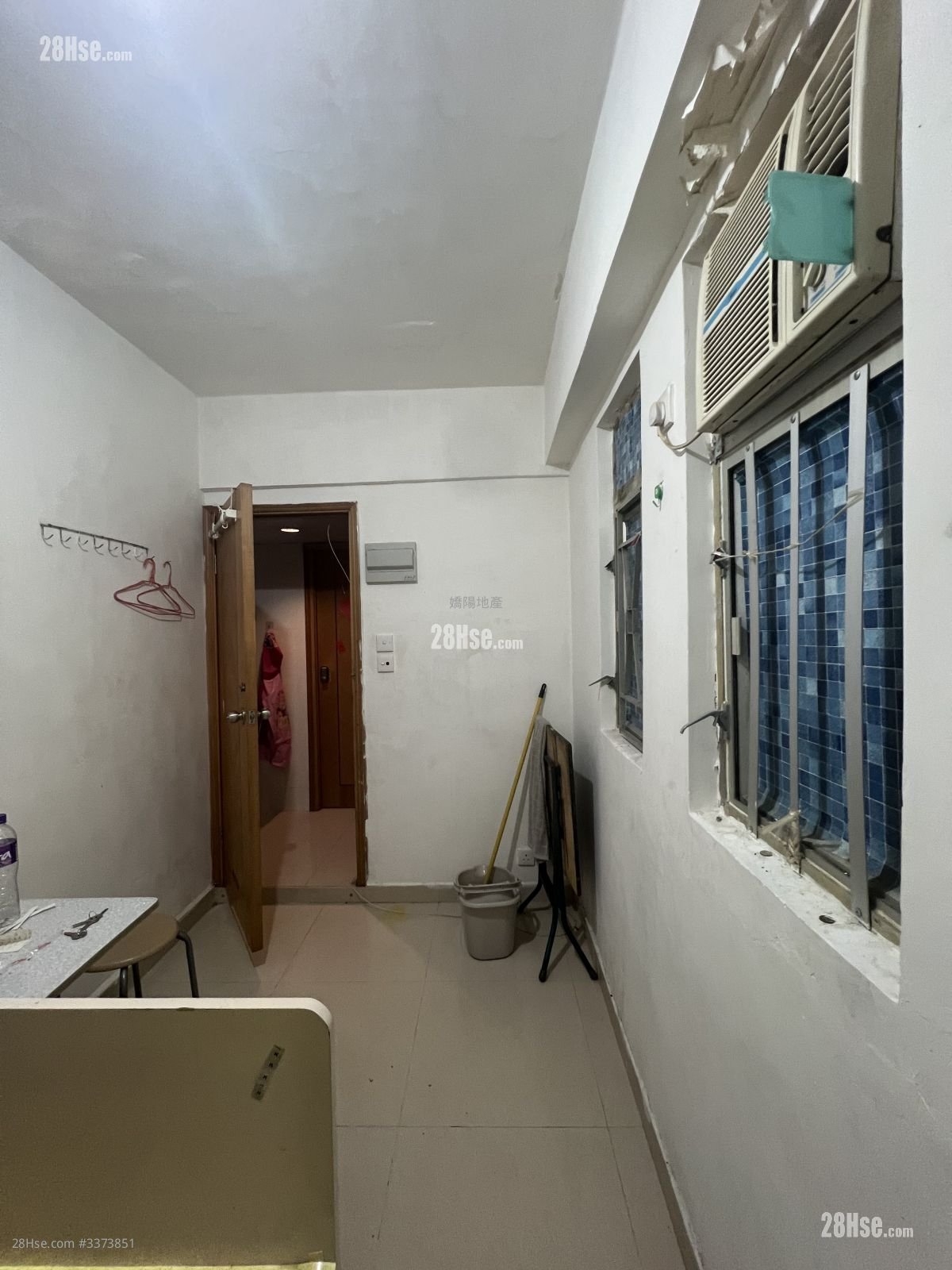 Lai King Building Sell 3 Bedrooms , 3 Bathrooms 415 ft²