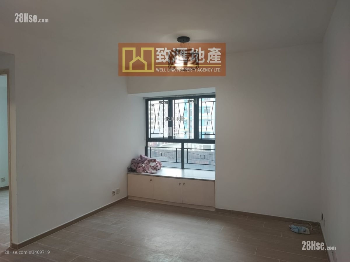 Tak Tai Court Sell 2 Bedrooms 380 ft²
