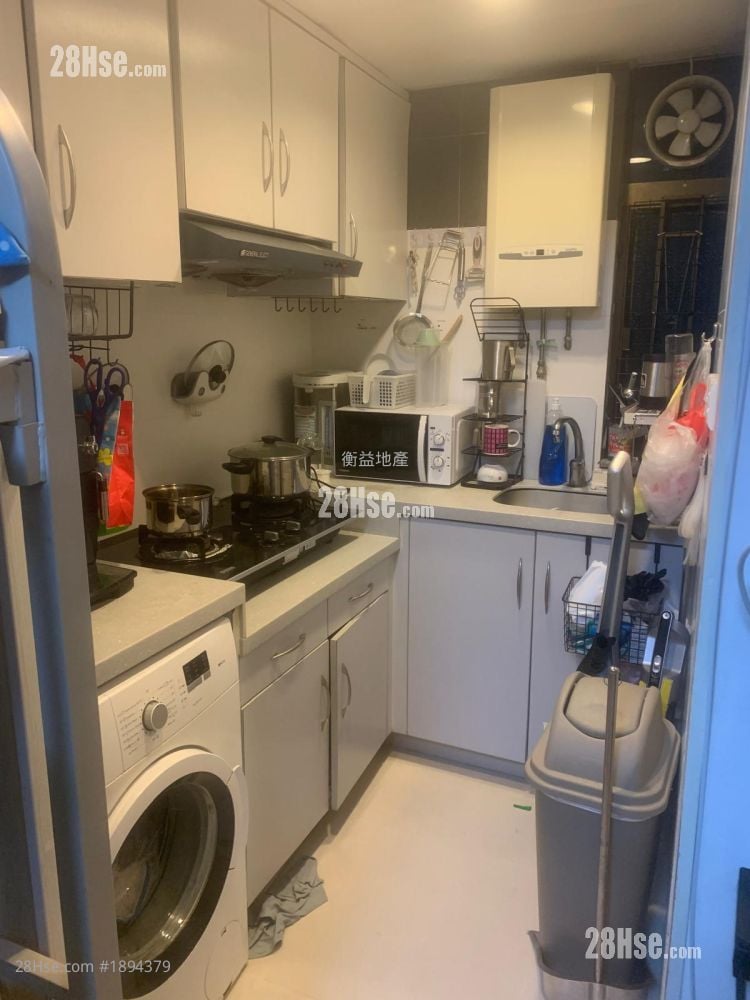 Tung Tai Building Sell 2 Bedrooms , 1 Bathroom 341 ft²