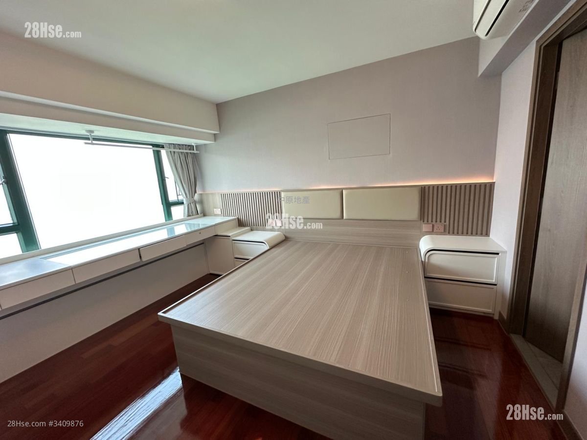 Baycrest Rental 1,113 ft²